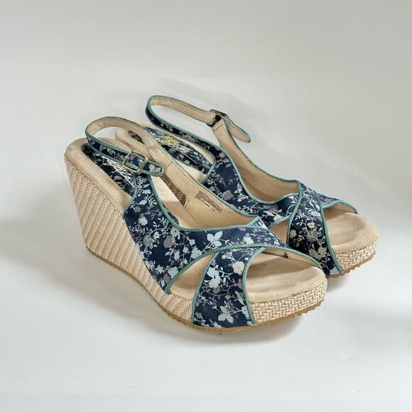 Very Volatile Ditzy Blue Floral Open Toe Ankle Strap Wedge Sandals - Picture 3 of 5